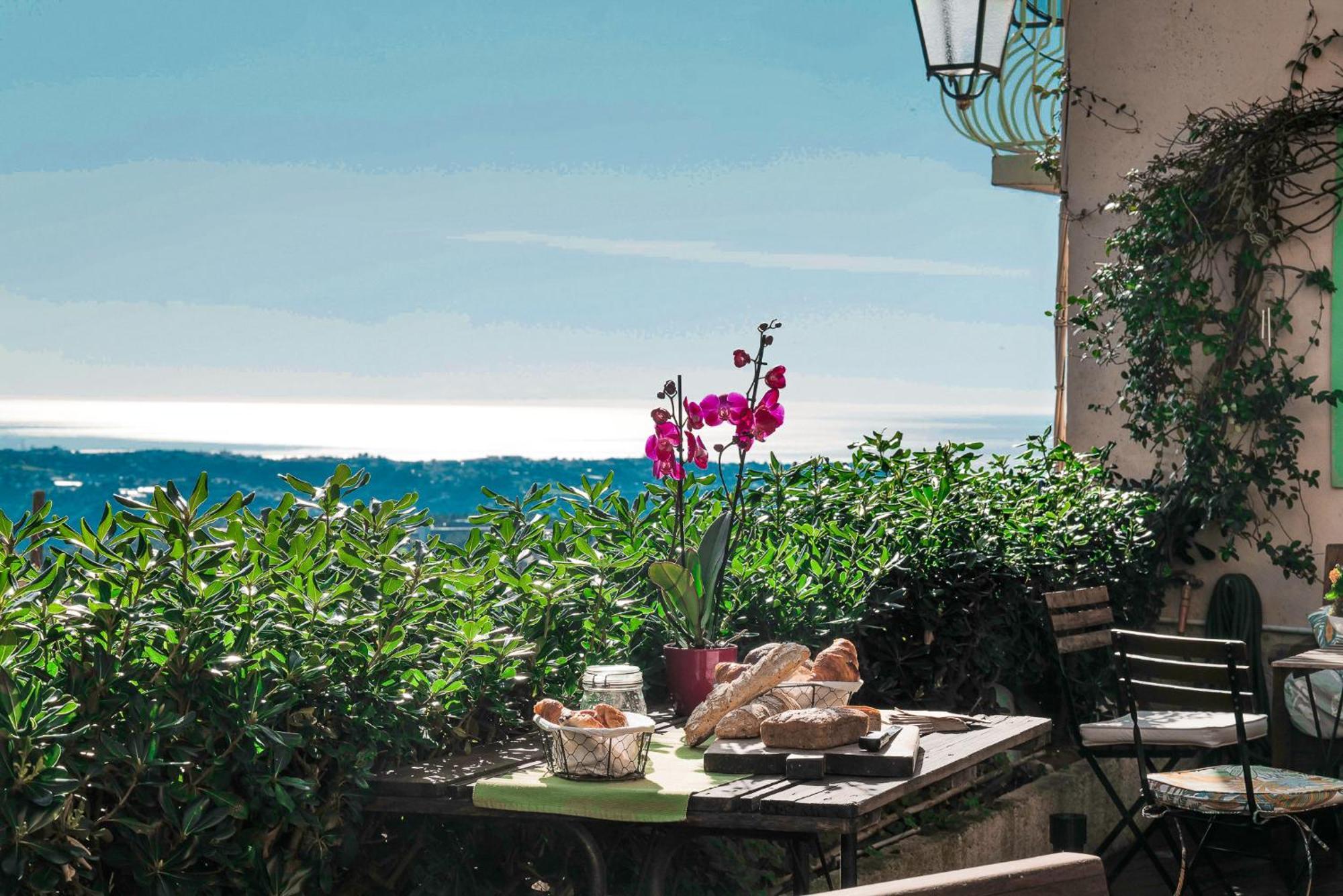 Bed and Breakfast The Frogs' House - Yoga Retreat Saint-Jeannet  Exterior foto